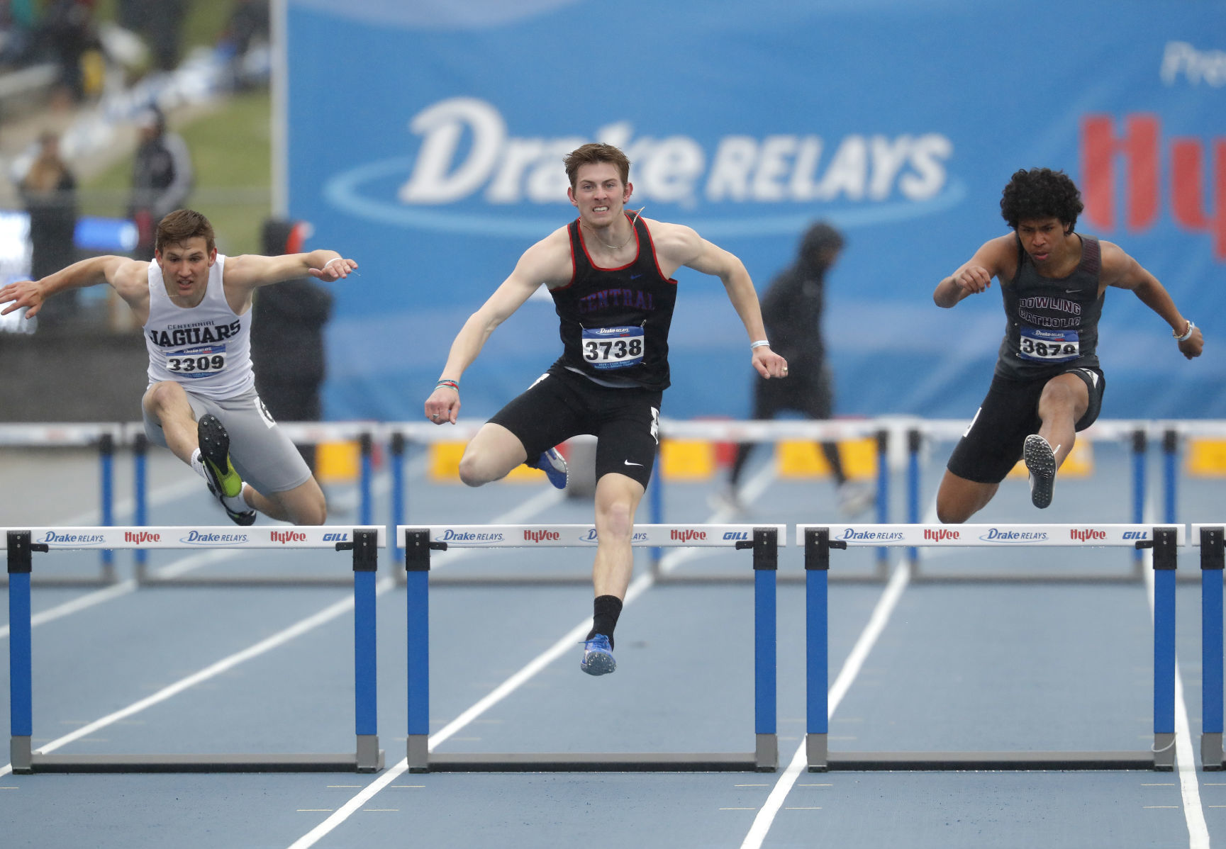 042718mp-DrakeRelays-boys-400hurdle-1